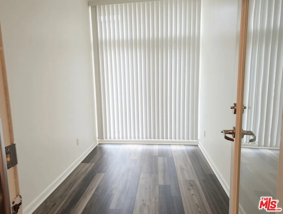 1026 S Oxford Avenue #204 Los Angeles, CA 90006