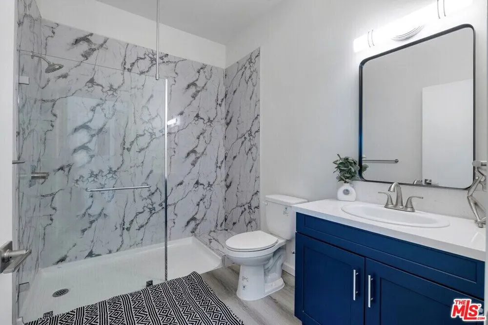 983 Dewey Avenue #204 Los Angeles, CA 90006