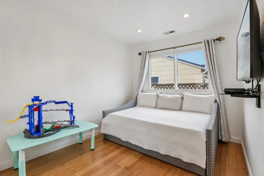 519 4th Avenue San Bruno, CA 94066