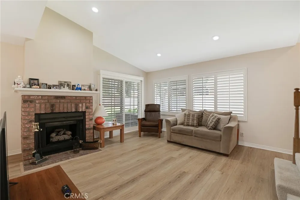 1980 Rory #6 Simi Valley, CA 93063