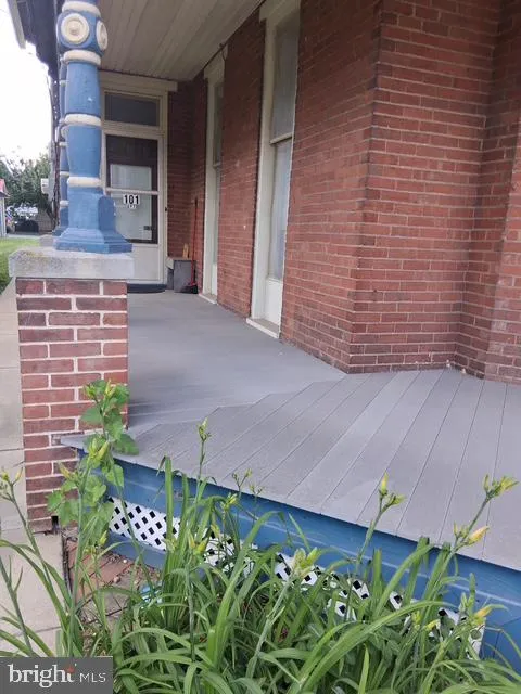 10 RAILROAD AVENUE #101