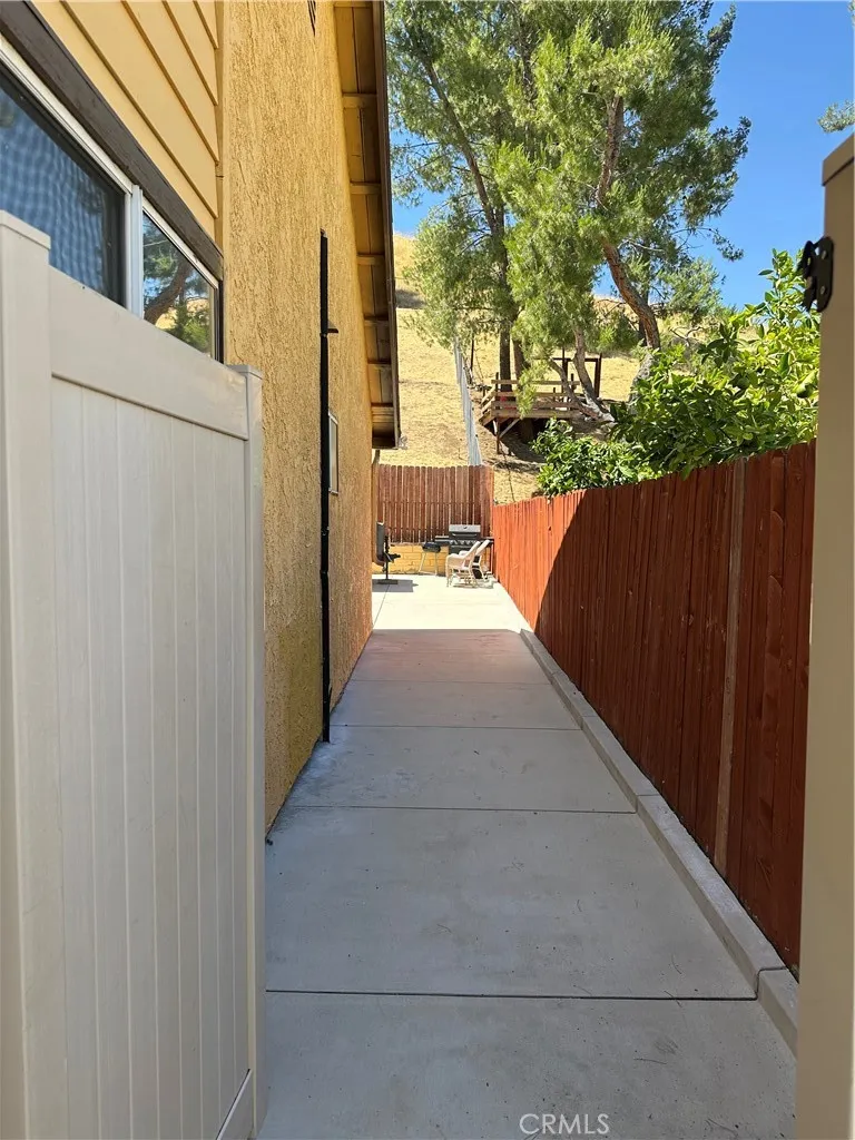 28243 Royal Castaic, CA 91384