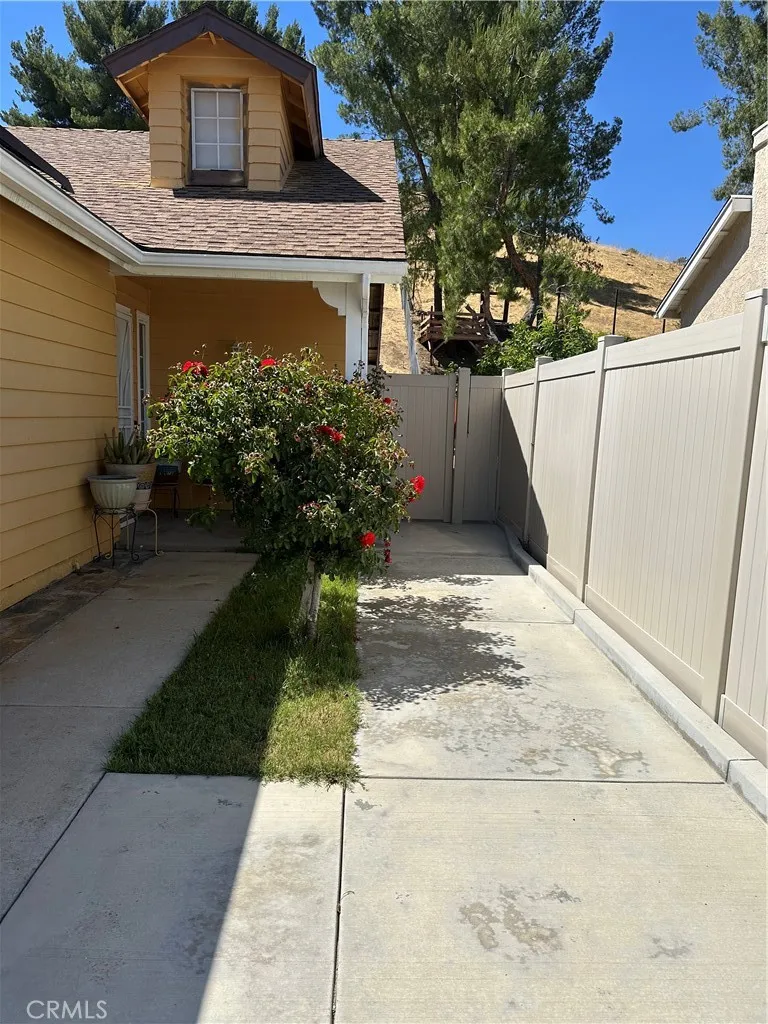 28243 Royal Castaic, CA 91384