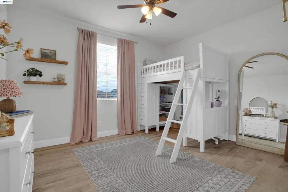 2775 Pink Muhly Dr Manteca, CA 95337