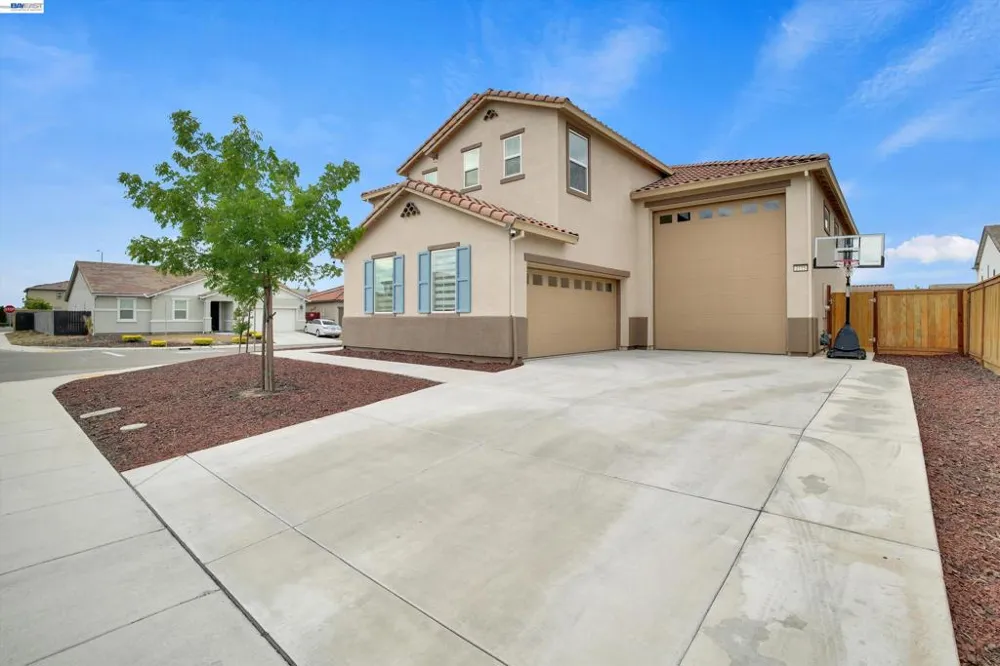 2775 Pink Muhly Dr Manteca, CA 95337