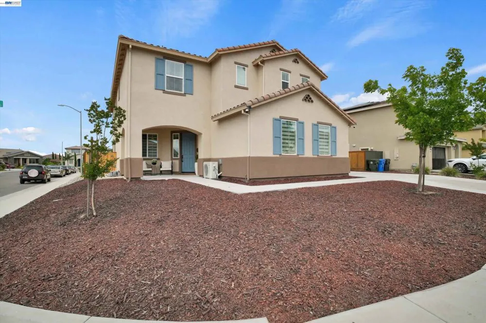 2775 Pink Muhly Dr Manteca, CA 95337