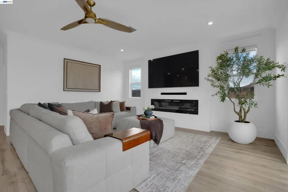 2775 Pink Muhly Dr Manteca, CA 95337