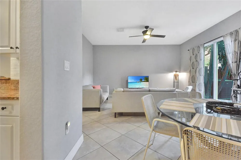 6927 Julia Gardens Drive Coconut Creek, FL 33073
