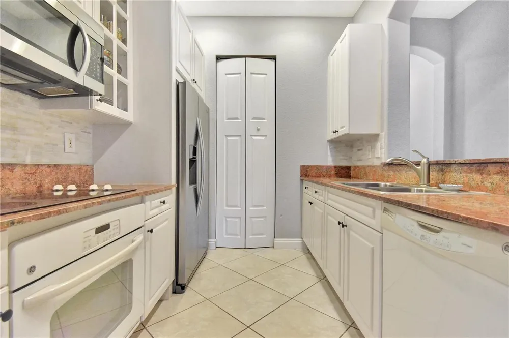 6927 Julia Gardens Drive Coconut Creek, FL 33073