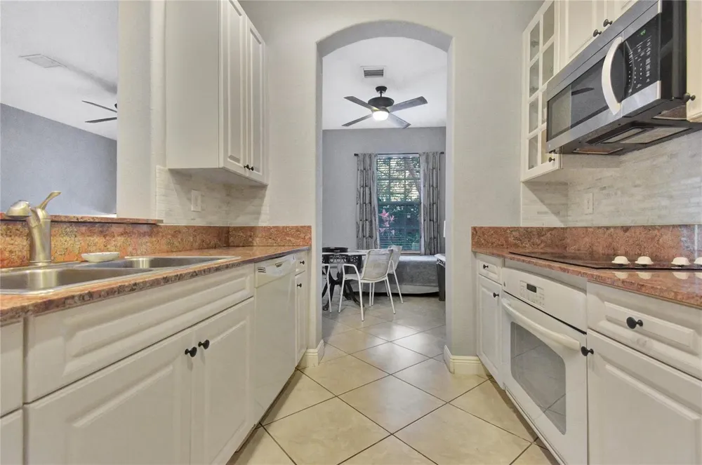 6927 Julia Gardens Drive Coconut Creek, FL 33073