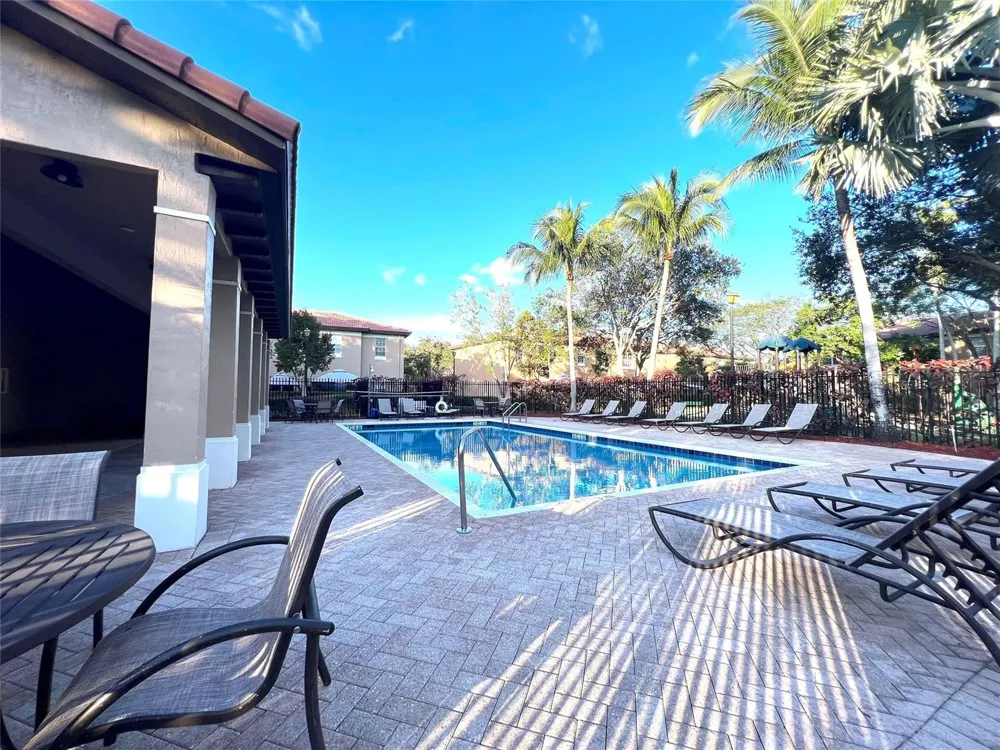 6927 Julia Gardens Drive Coconut Creek, FL 33073