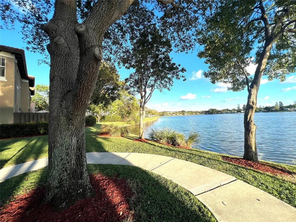 6927 Julia Gardens Drive Coconut Creek, FL 33073