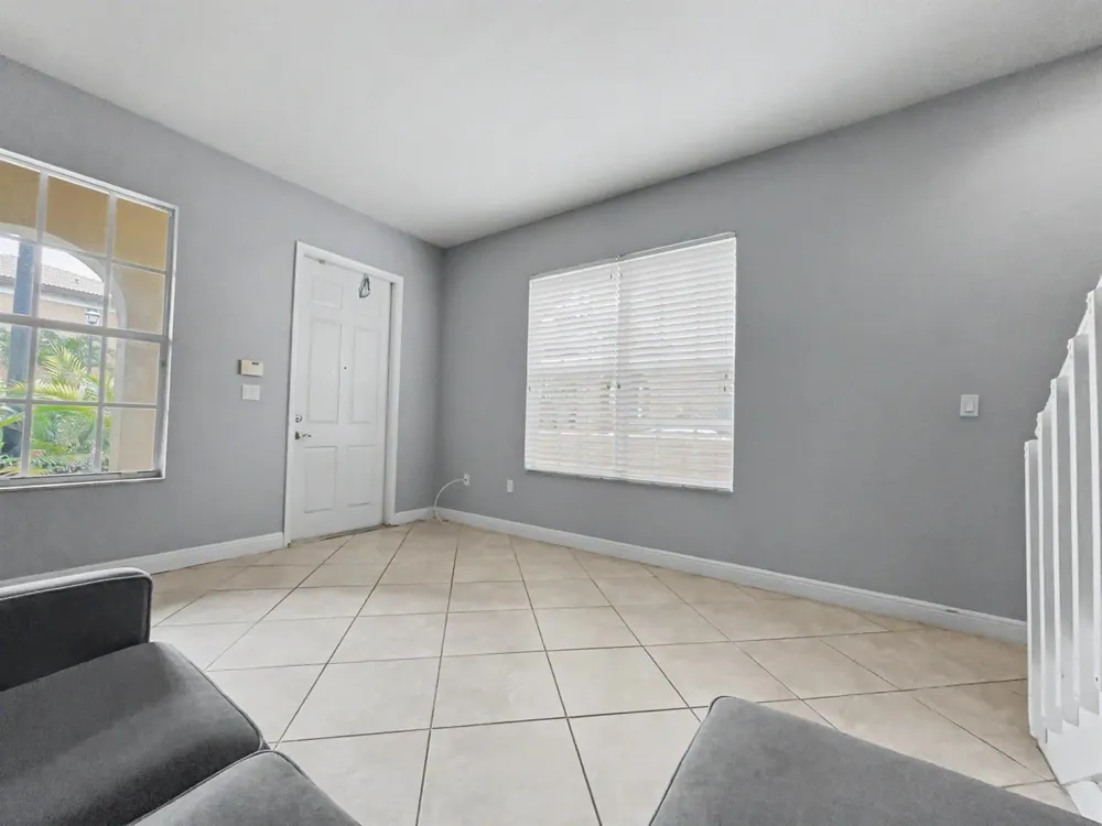 6927 Julia Gardens Drive Coconut Creek, FL 33073