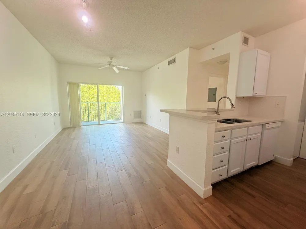 6001 SW 70th St #355 South Miami, FL 33143