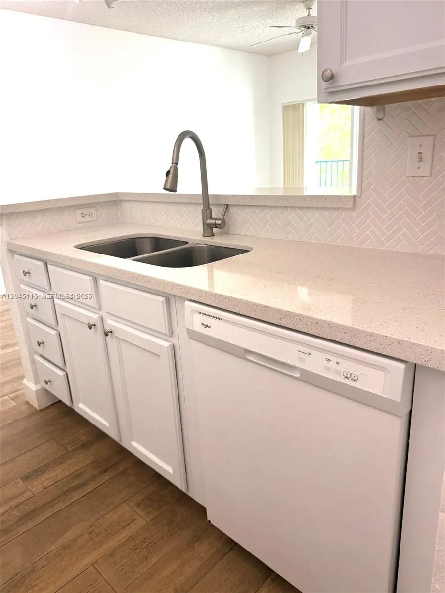 6001 SW 70th St #355 South Miami, FL 33143