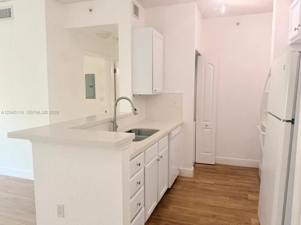 6001 SW 70th St #355 South Miami, FL 33143