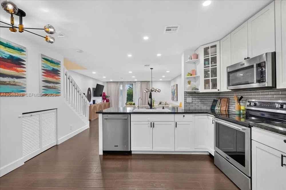 7102 Woodmont Way Tamarac, FL 33321