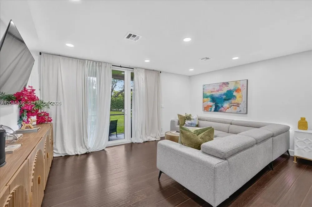 7102 Woodmont Way Tamarac, FL 33321