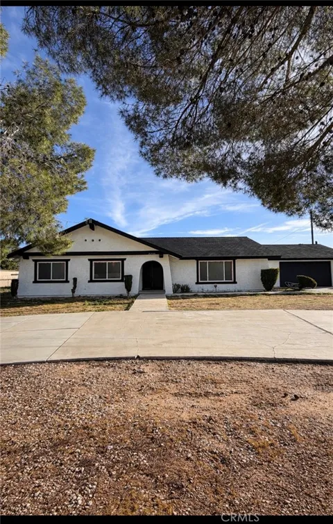 20585 Yucca Loma