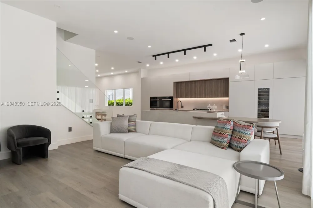 18955 Atlantic Blvd Sunny Isles Beach, FL 33160