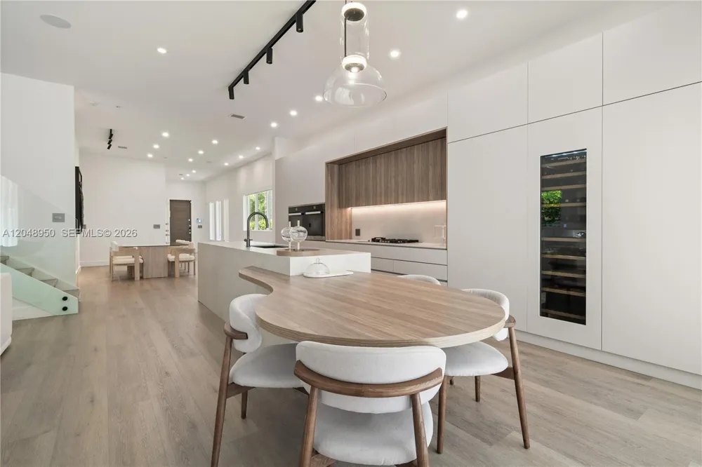 18955 Atlantic Blvd Sunny Isles Beach, FL 33160