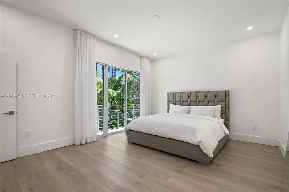 18955 Atlantic Blvd Sunny Isles Beach, FL 33160