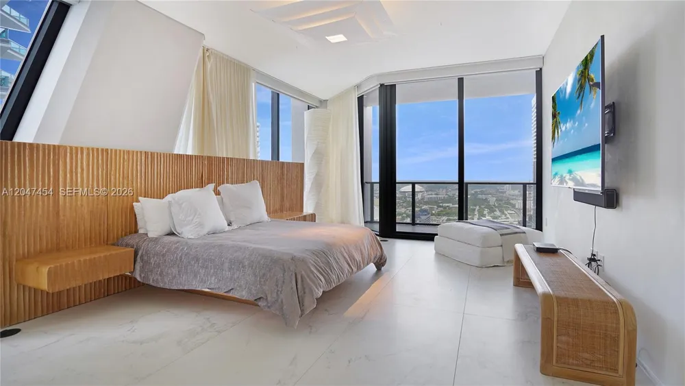 1000 Biscayne Blvd #4401 Miami, FL 33132