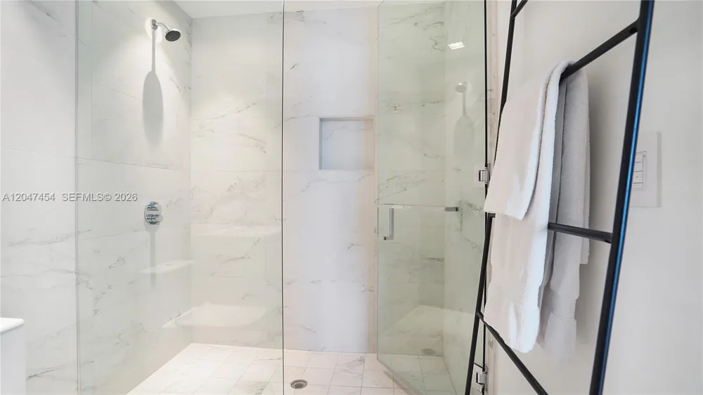 1000 Biscayne Blvd #4401 Miami, FL 33132