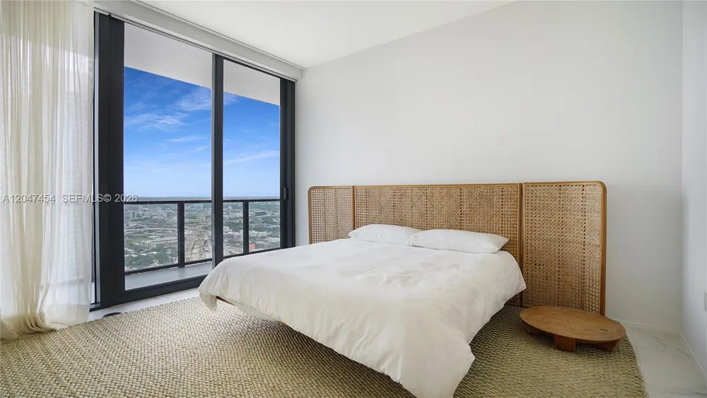 1000 Biscayne Blvd #4401 Miami, FL 33132