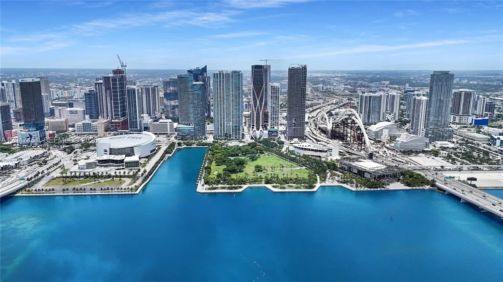 1000 Biscayne Blvd #4401 Miami, FL 33132