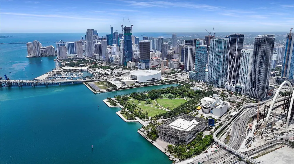 1000 Biscayne Blvd #4401 Miami, FL 33132