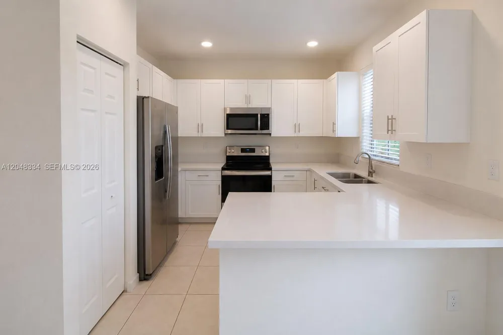 10934 W 33rd Way Hialeah, FL 33018