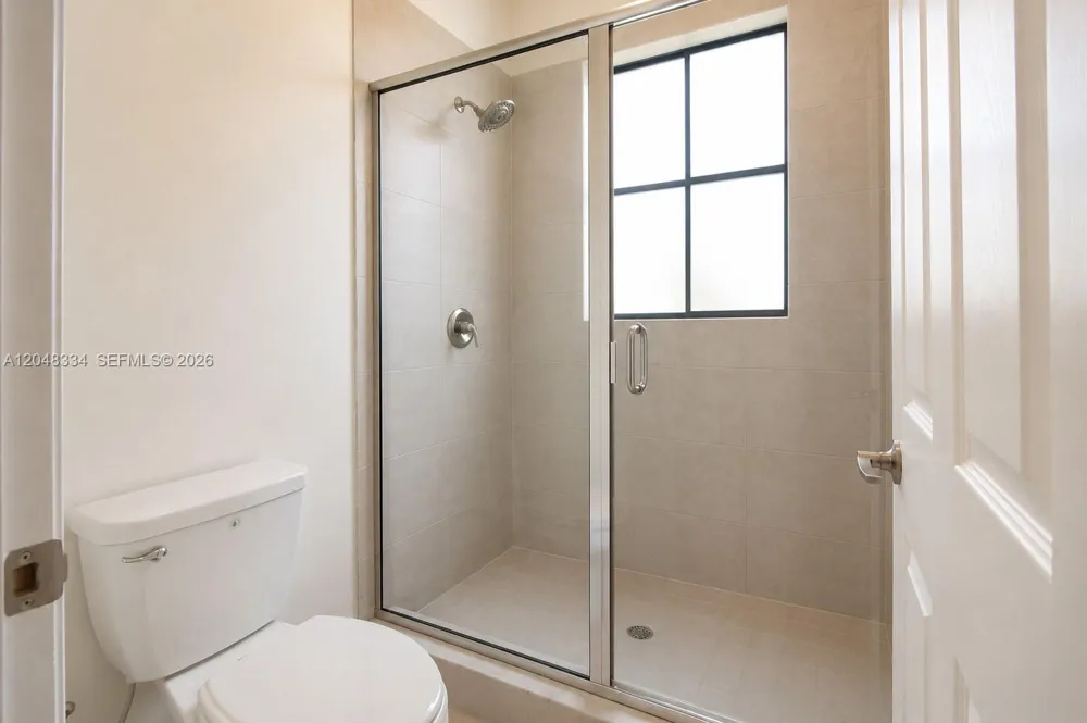 10934 W 33rd Way Hialeah, FL 33018
