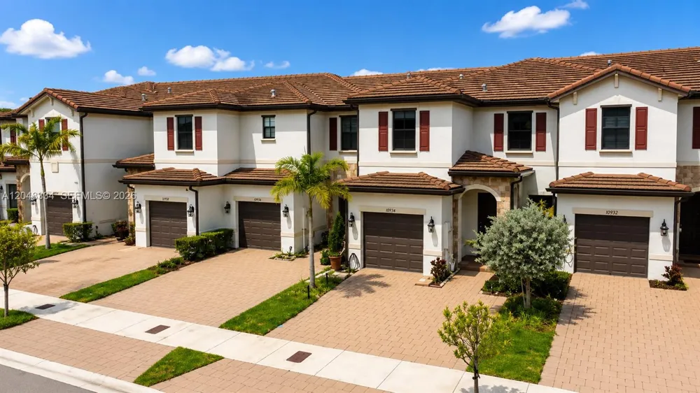 10934 W 33rd Way Hialeah, FL 33018
