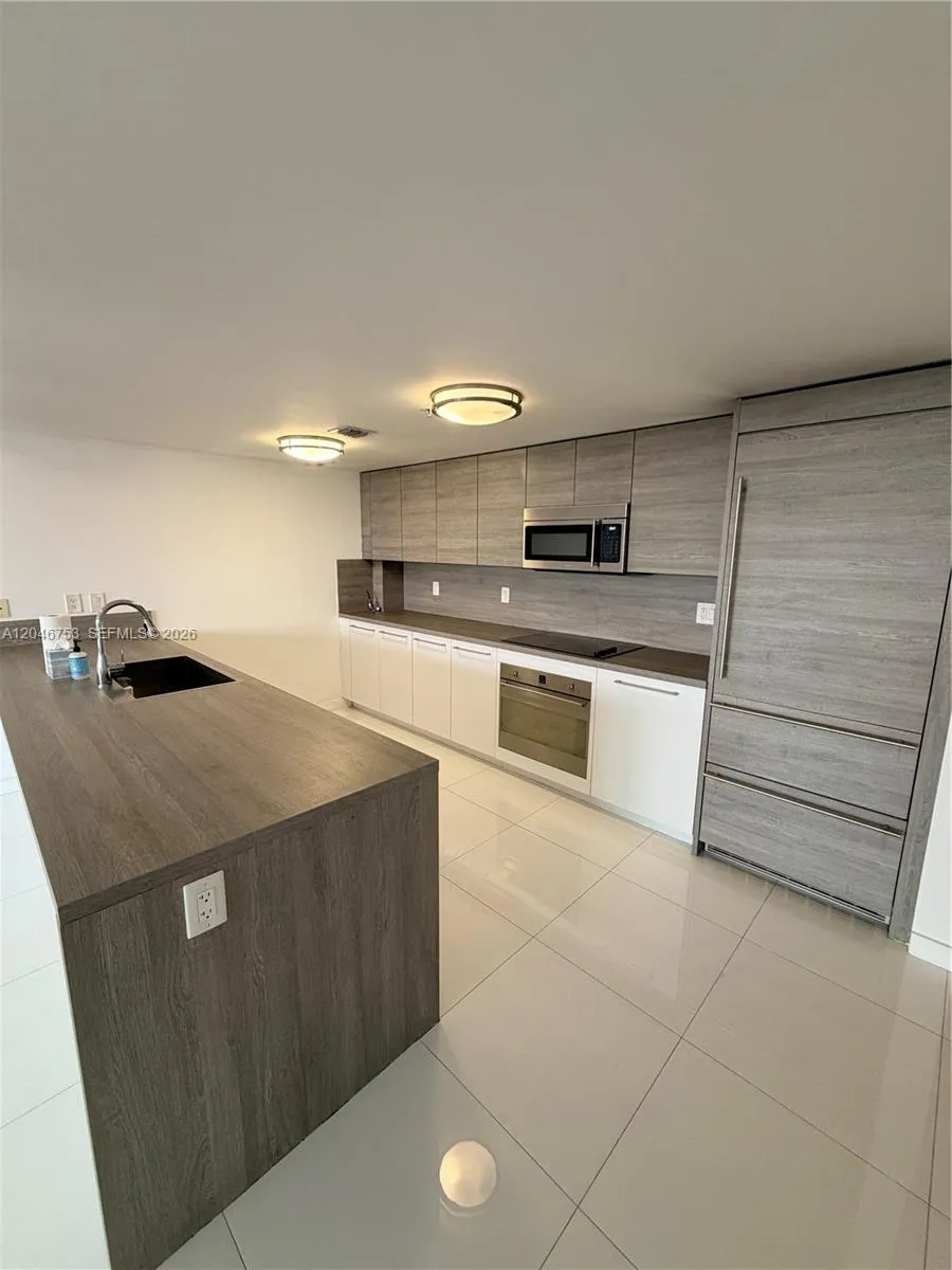 Address Not Shown Sunny Isles Beach, FL 33160