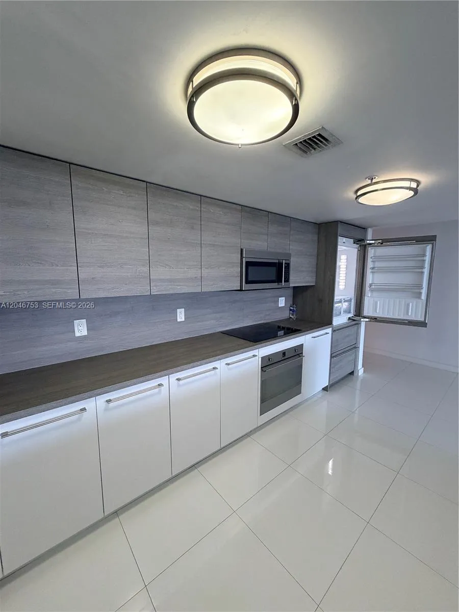 Address Not Shown Sunny Isles Beach, FL 33160