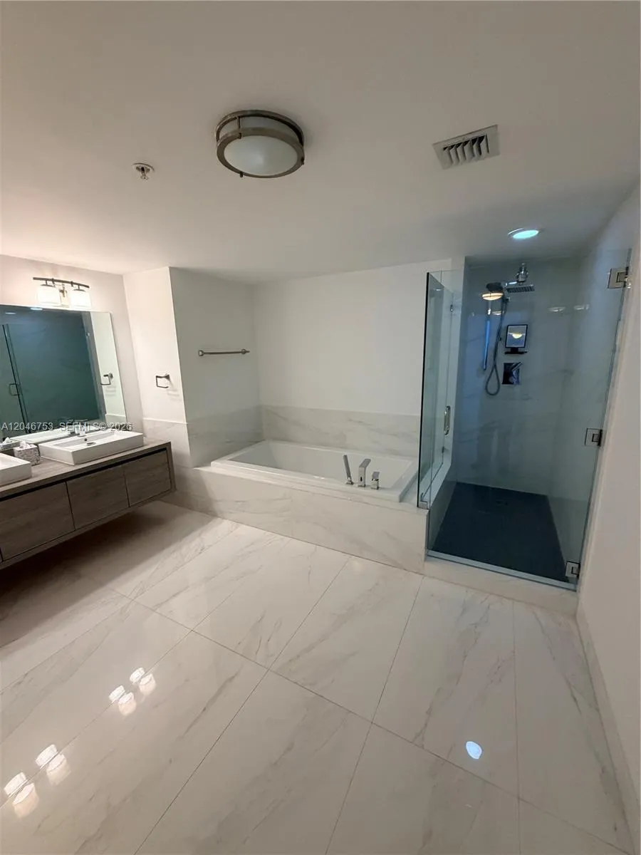Address Not Shown Sunny Isles Beach, FL 33160