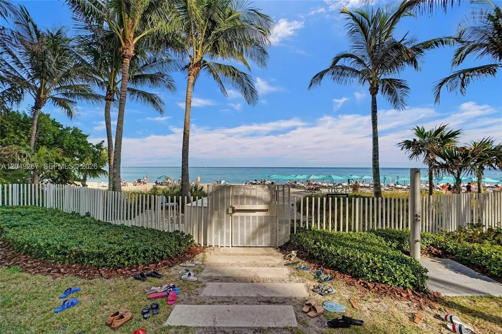15701 Collins Ave #4701 Sunny Isles Beach, FL 33160