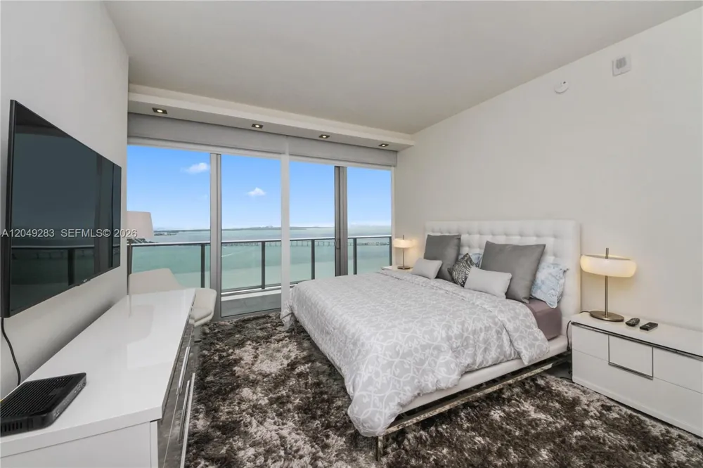 1300 Brickell Bay Dr #4102 Miami, FL 33131