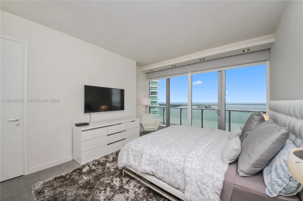 1300 Brickell Bay Dr #4102 Miami, FL 33131