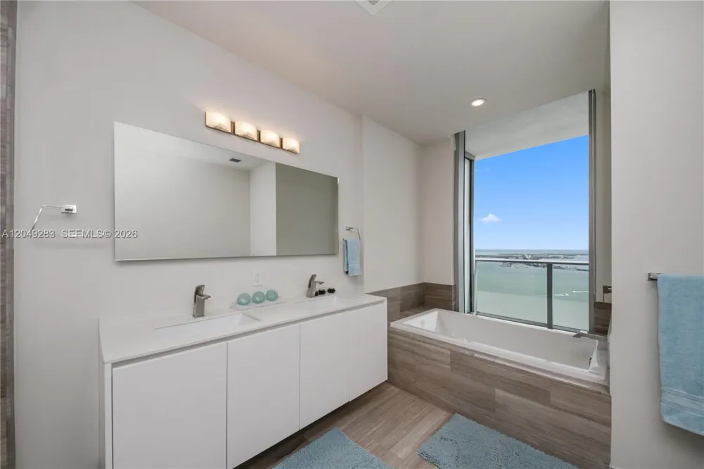 1300 Brickell Bay Dr #4102 Miami, FL 33131