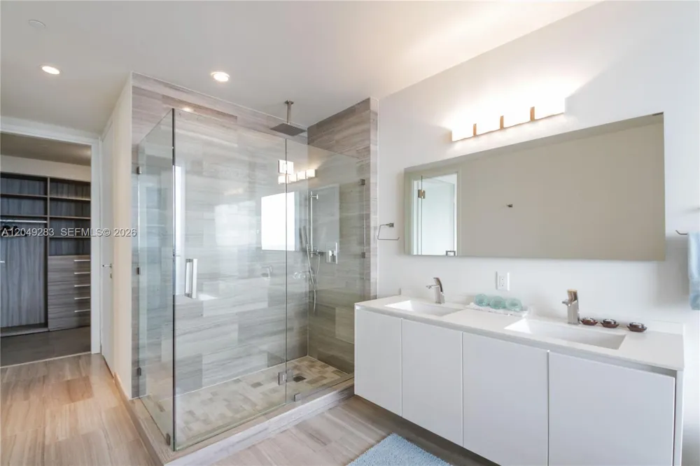 1300 Brickell Bay Dr #4102 Miami, FL 33131