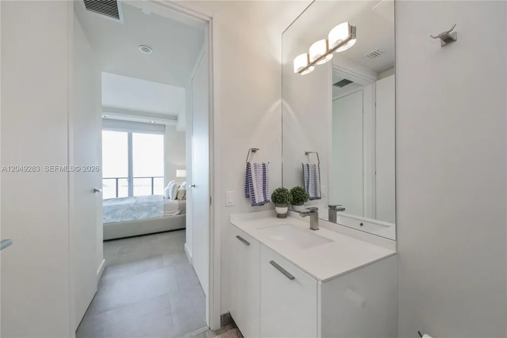 1300 Brickell Bay Dr #4102 Miami, FL 33131