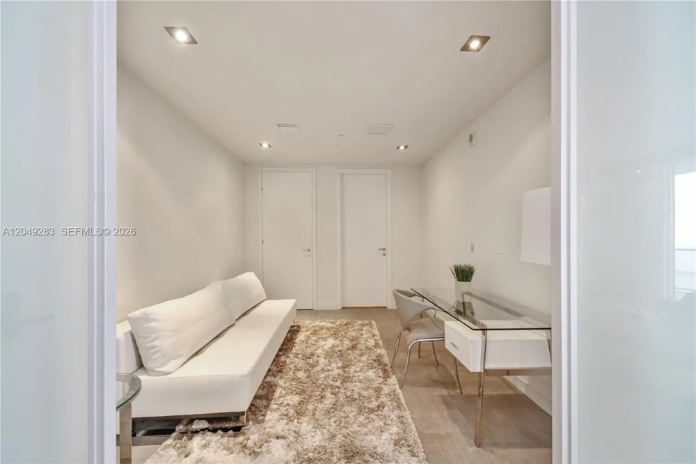 1300 Brickell Bay Dr #4102 Miami, FL 33131