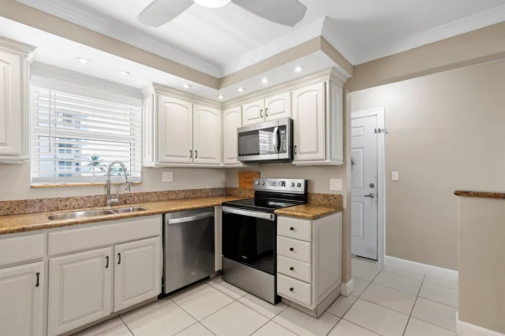1050 Hillsboro Mile #403w Hillsboro Beach, FL 33062
