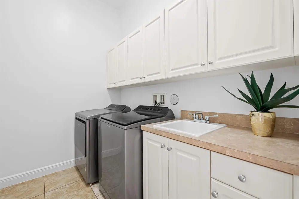 3171 NW 125th Avenue Sunrise, FL 33323