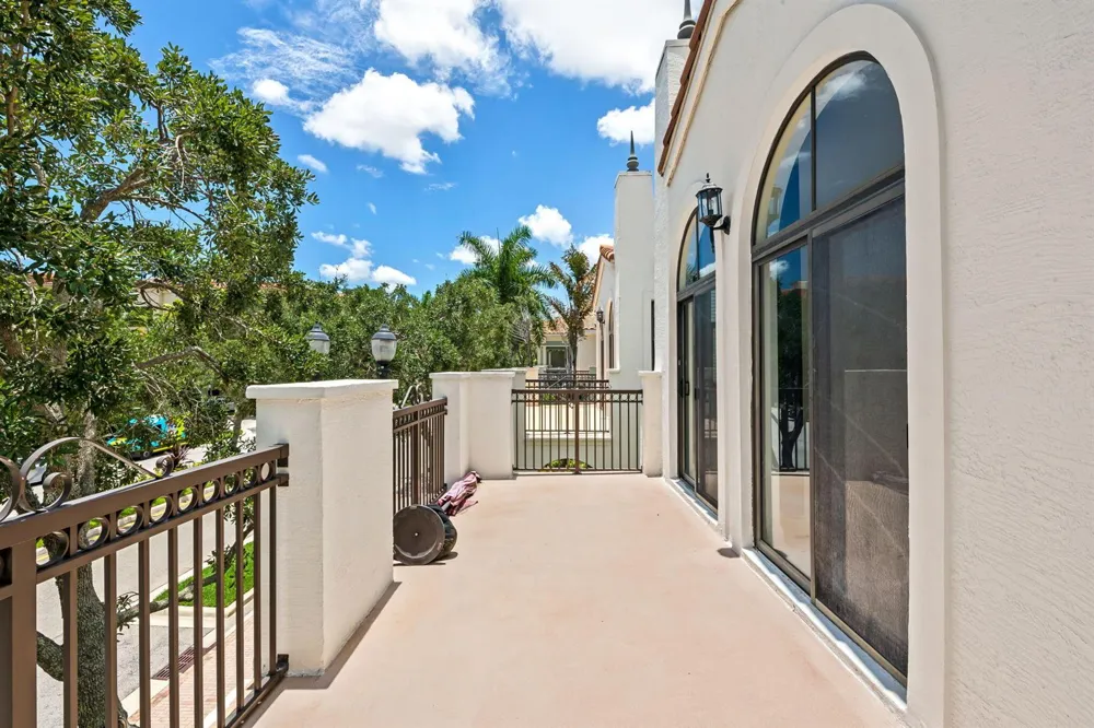 3171 NW 125th Avenue Sunrise, FL 33323