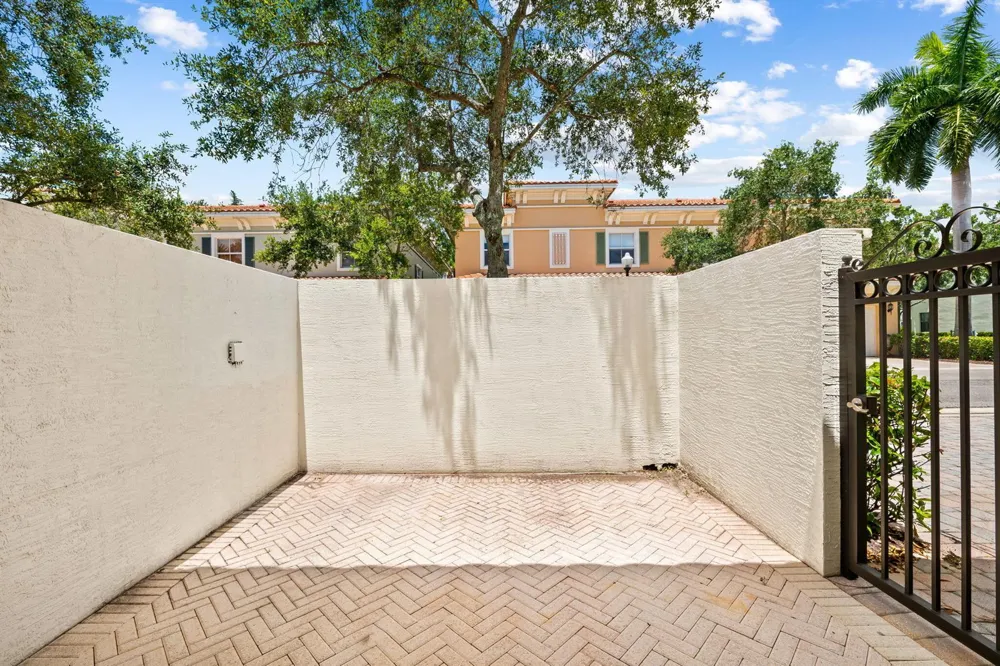 3171 NW 125th Avenue Sunrise, FL 33323