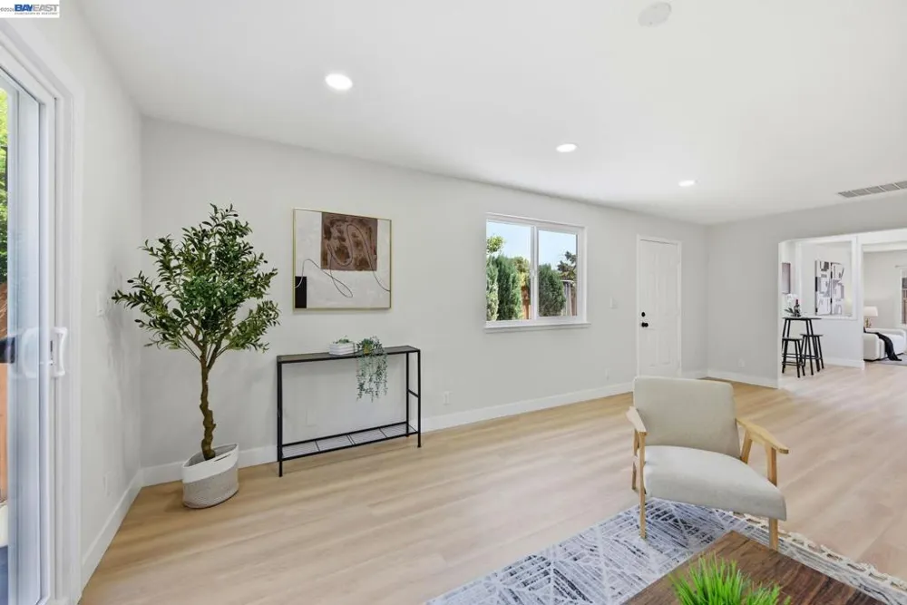 965 Collins Court Hayward, CA 94544