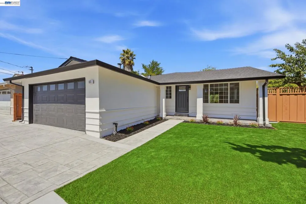 965 Collins Court Hayward, CA 94544